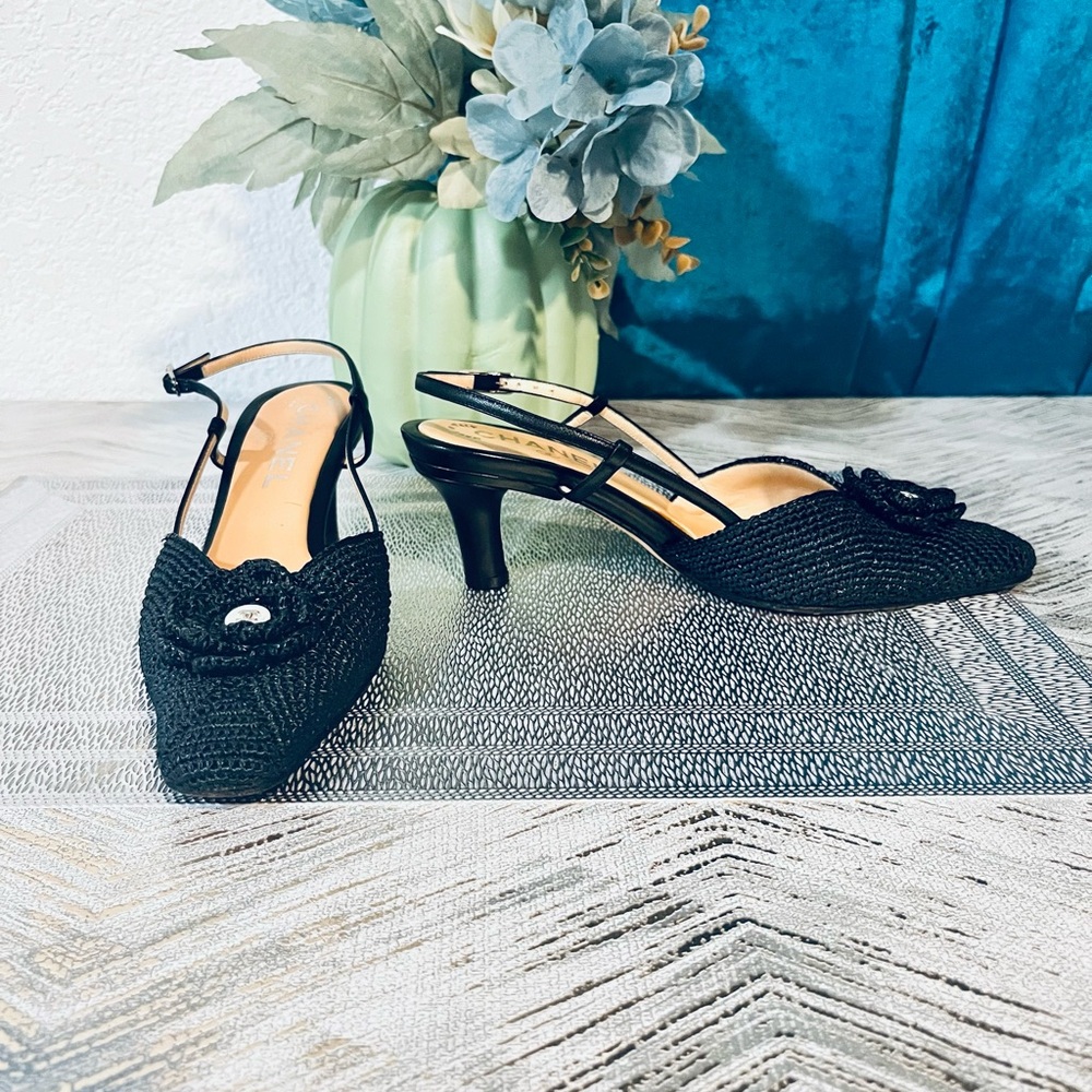 CHANEL midnight blue Slingback Heels - Picture 5 of 16